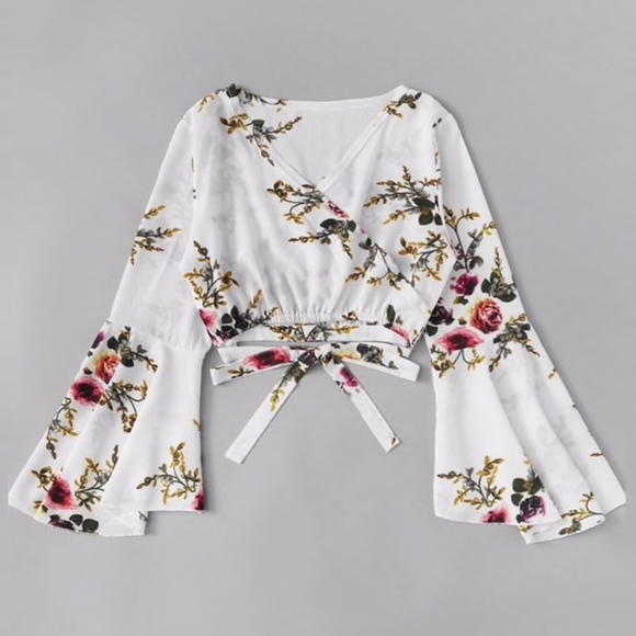 Last One! “Host Pick* Floral Wrap/Tie Crop Top - Picture 2 of 6